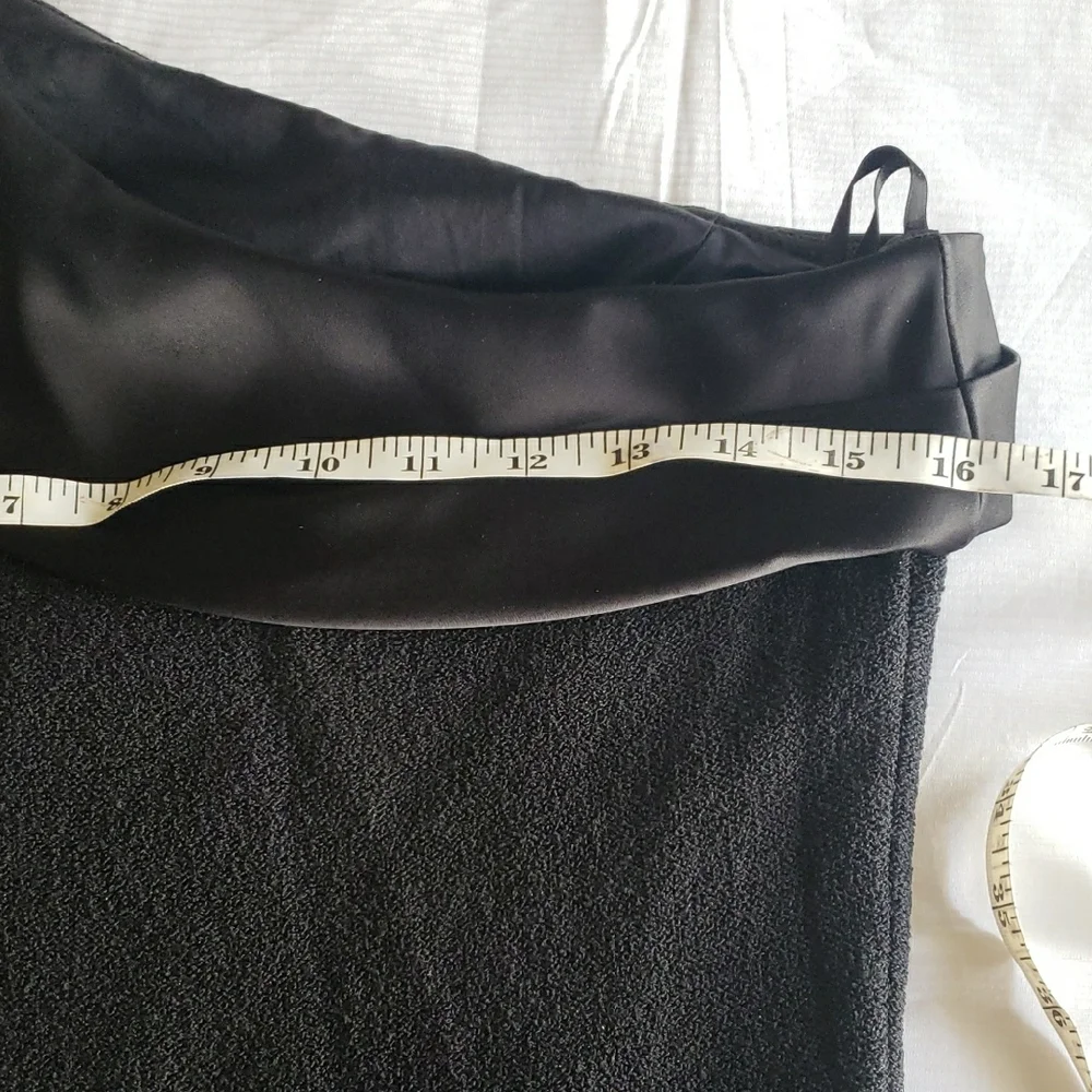 St. John Elegant Black SANTANA One-Shoulder Dress.SZ 6. - Picture 3 of 10